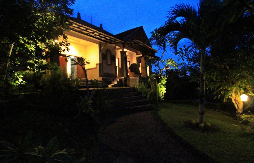 Graha Rusni Vila Ubud Exterior foto